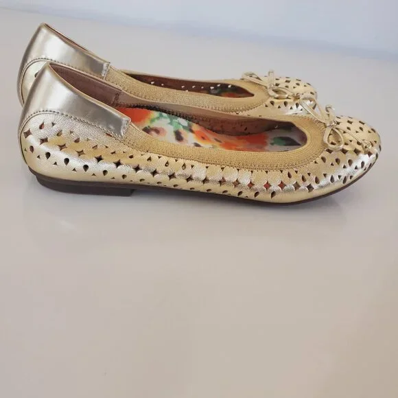 Vionic Spark Surin Gold Leather Slip On Cutout Arch Support Ballet Flats Size 8 - Picture 3 of 15